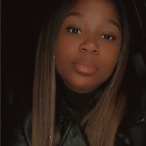 Meet your Posher, Stacy